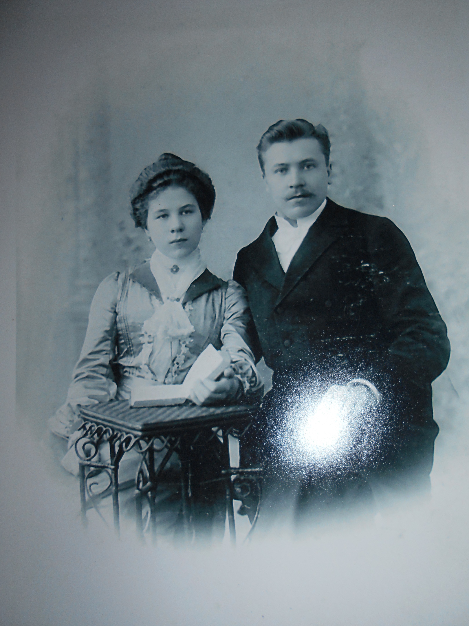 Виктор и Лидия Дубенские. Свадебная фотография 1901 г.