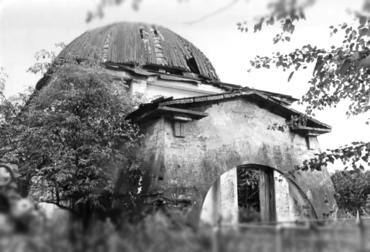 Состояние церкви до ремонта в 1990 г. Состояние церкви до ремонта в 1990 г.