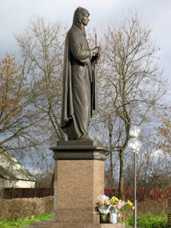 Памятник Св. Благоверной Анне Кашинской в городе Кашин, открыт 25 июня 2009 года Памятник Св. благоверной Анне Кашинской в городе Кашин, открыт 25 июня 2009 года